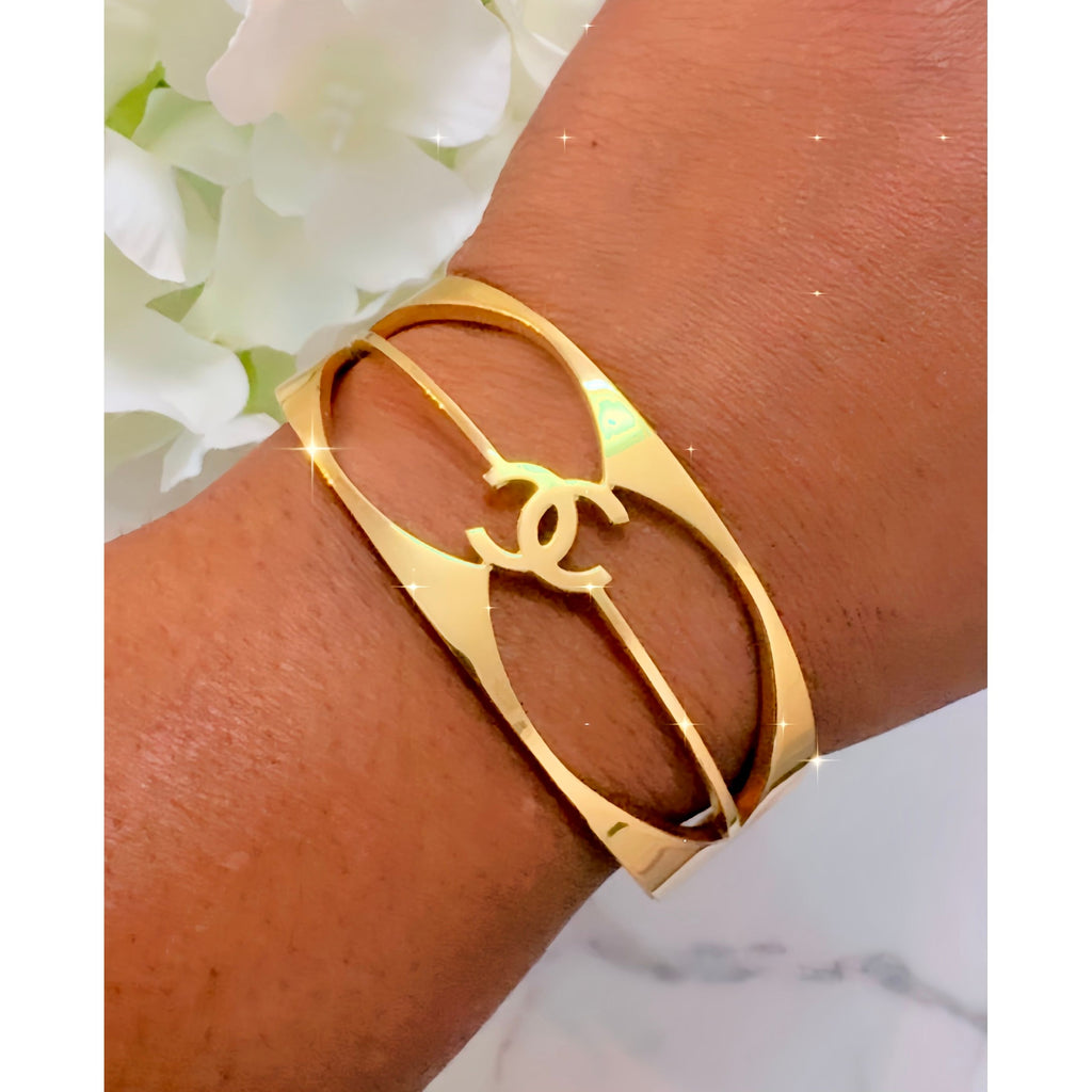 Classy Lady Gold Cuff