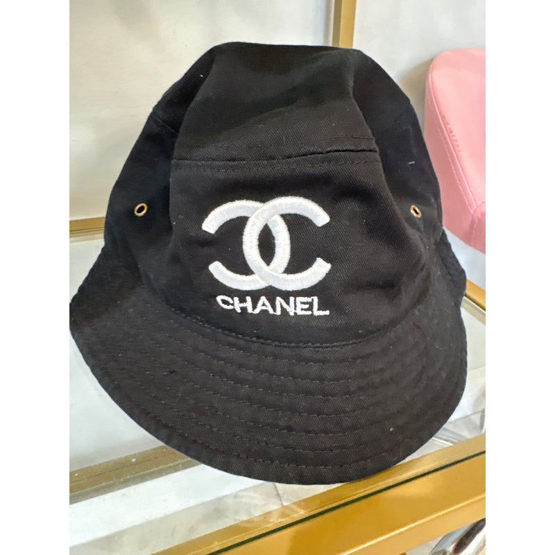 C Classy Black Bucket Hat