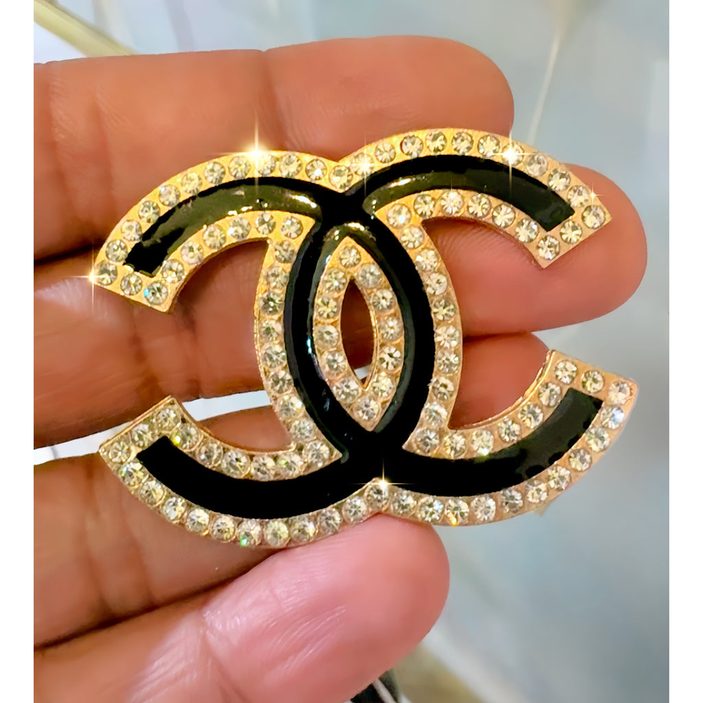C Classy Black Enamel Brooch
