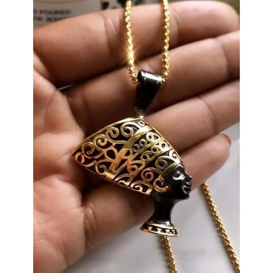 Black Queen Necklace