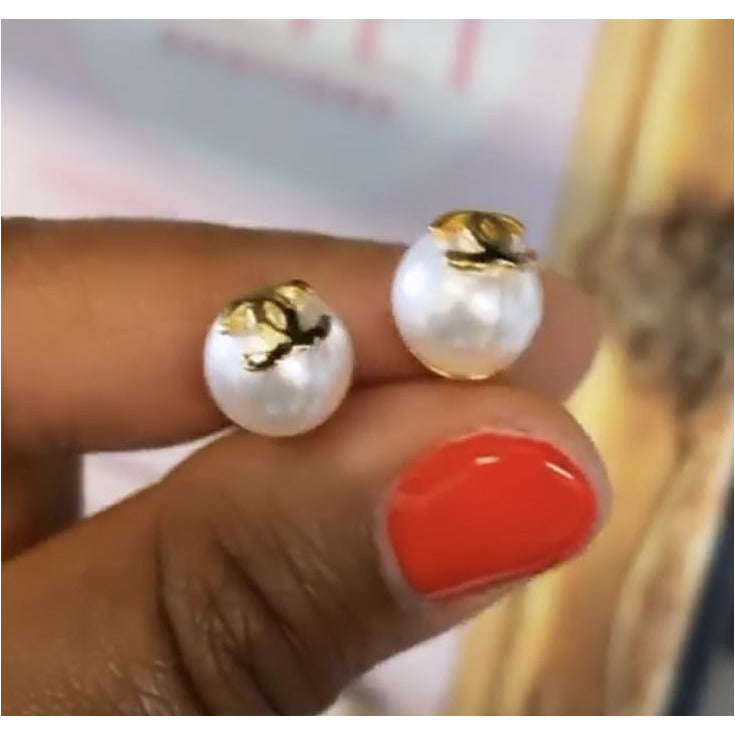 Calli Pearl Studs